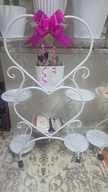 Гүлдөр үчүн текче, этажерка, Жаңы, Темир, Акысыз жеткирүү lalafo.kg да Гүлдөр үчүн текче, этажерка, Жаңы, Темир, Акысыз жеткирүү