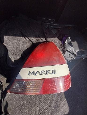 фары крузак: Задний правый фонарь Toyota Mark II 110 Корпус треснул, отдам за 1500 — 1