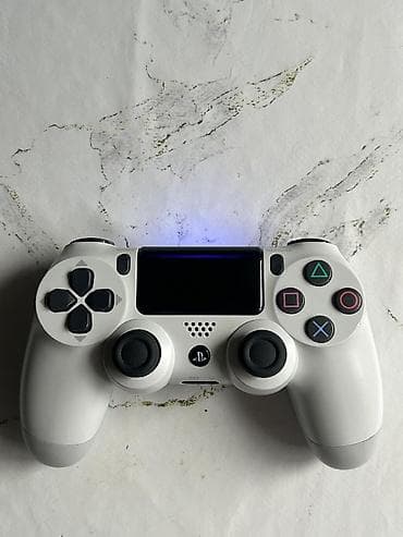 Беспроводные геймпады Sony DualShock 4 (один белый оригинал, второй