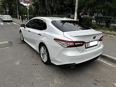 Toyota Camry: 2018 г., 2.5 л, Автомат, Гибрид, Седан — 4