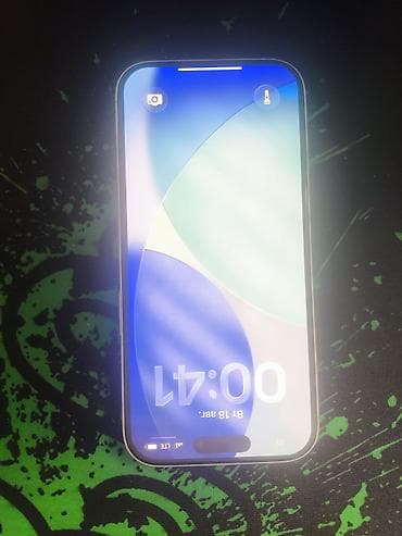 бу айфон 17: IPhone 17, Новый, 256 ГБ, Белый, Зарядное устройство, Защитное стекло, Чехол, 100 % — 1