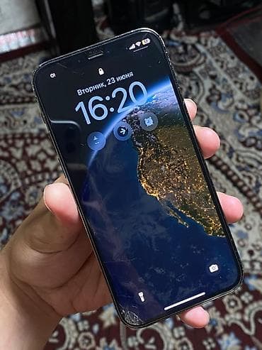 черно белый: IPhone 12 Pro, Новый, 256 ГБ, Серебристый, Чехол, 74 % — 3