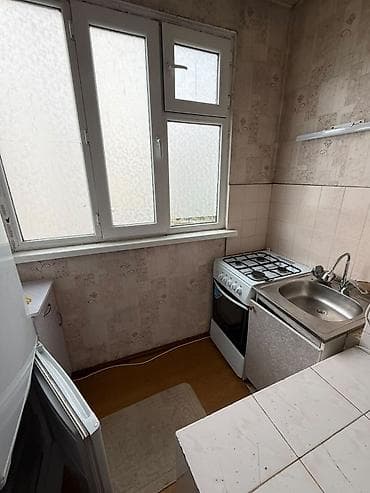 3 комнаты, 82 м², 106 серия, 4 этаж, Старый ремонт — 5