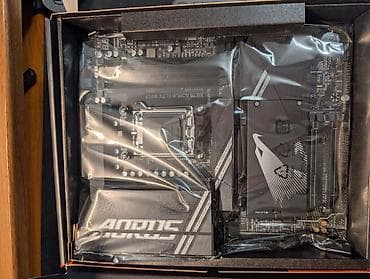 Настольные ПК и комплектующие: Материнская плата для ПК, Новый, Gigabyte, AM5, ATX — 5