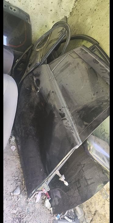 Автозапчасти: Продам запчасти на Тойота Матрикс 2003 Е130 1.8Vvti.Есть,двери — 3