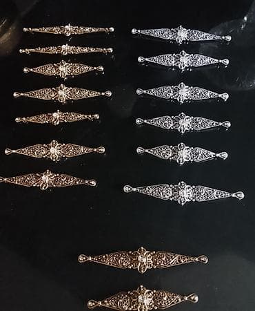 хенд: Кавказское-нагрудное украшение в золотистом цвете с крупным — 1