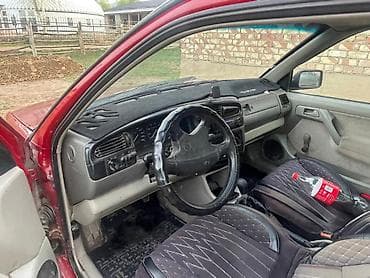 Volkswagen Vento: 1993 г., 1.8 л, Механика, Бензин, Седан — 5