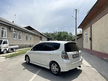 авто бесплатно: Honda Fit: 2004 г., 1.5 л, Вариатор, Бензин, Хэтчбэк — 7