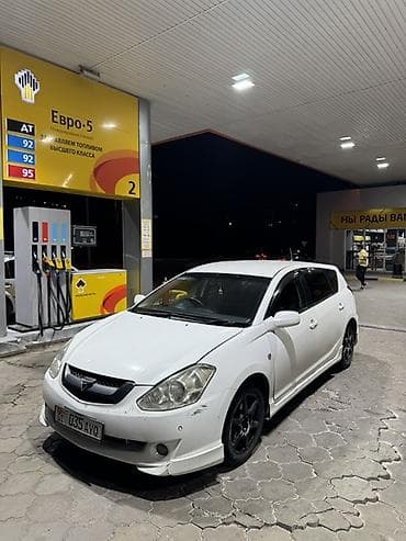 Toyota Caldina ⚪️ Продаётся компактный хэтчбек белого цвета с