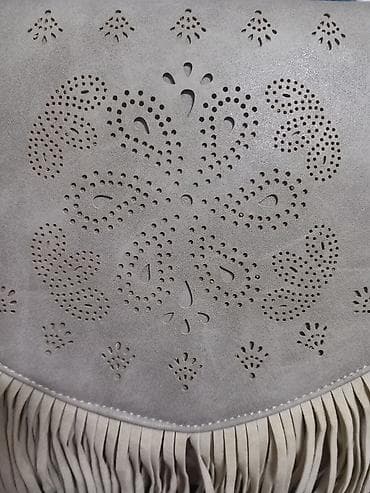 Башка аксессуарлар: Стильная трендовая сумка с бахромой от бренда NOATD Новая - Материал — 3