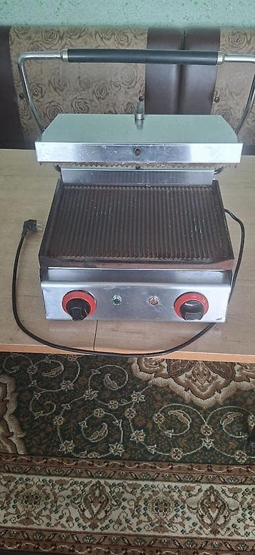 Кафелер, ресторандар үчүн: Профессиональный контактный гриль (пресс-гриль) с ребристыми рабочими — 1