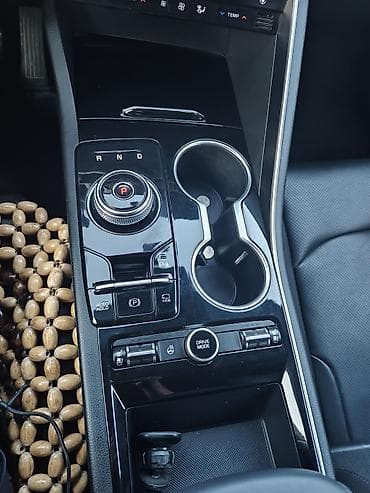 Продажа авто: Kia K5: 2022 г., 2 л, Автомат, Гибрид, Седан — 5