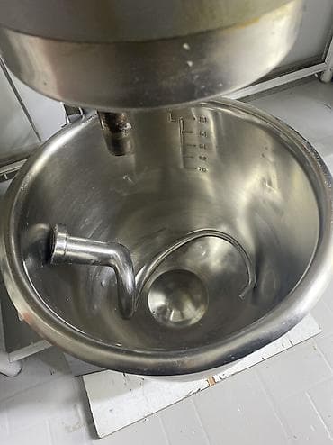 шаурма апарат электрический: Промышленный планетарный миксер для теста с тремя разными насадками — 3