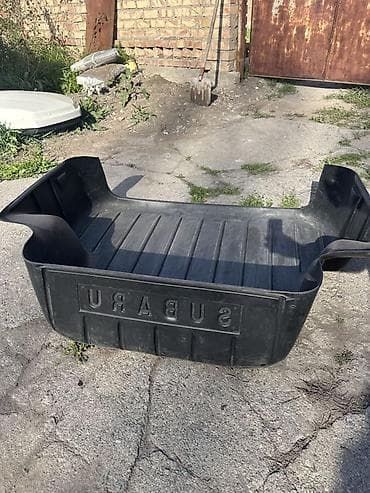 Аксессуары и тюнинг: Родные Полики Для багажника Subaru, цвет - Черный, Б/у, Самовывоз — 4