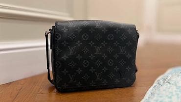 Сумка через плечо Louis Vuitton, коллекция Monogram Eclipse. -