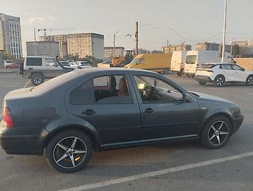 Продажа авто: Volkswagen Bora: 2001 г., 1.6 л, Бензин, Седан — 4
