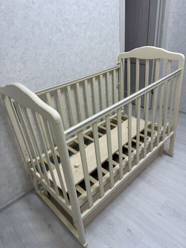 2 яросный кровать: Детская деревянная кроватка-качалка цвета айвори. Особенности: - — 2