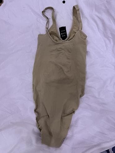 рабочий одежда: Боди с чашечками, бежевое (нюд) - Крой: однотонное боди с мягкими — 2