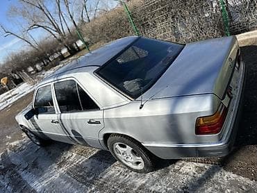 Транспорт: Mercedes-Benz E-Class: 1992 г., 2.6 л, Механика, Бензин, Седан — 5