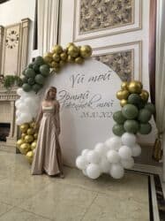 длинное платье в пол с разрезом на ноге: Атласное вечернее платье цвета шампань. Б/у - Длина: макси — 5