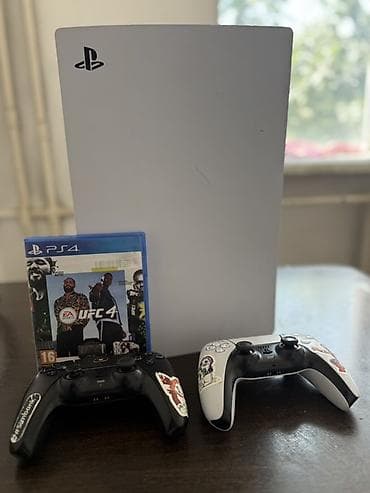 Видеоигры и приставки: PlayStation 5 (версия с дисководом) + 2 геймпада DualSense + игра UFC — 2