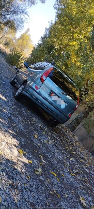 бенвы 39: Nissan Almera Tino: 2001 г., 1.8 л, Механика, Бензин, Минивэн — 9