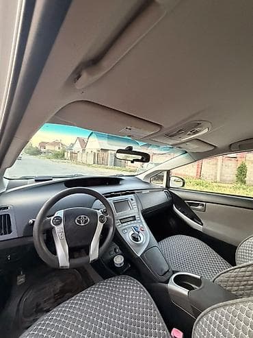 key: Toyota Prius: 2012 г., 1.8 л, Вариатор, Гибрид, Хэтчбэк — 7