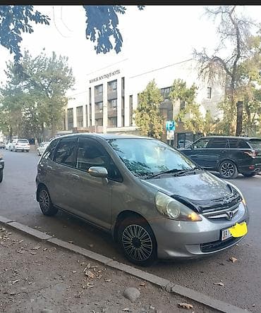 Honda Fit: 2006 г., 1.3 л, Автомат, Бензин, Хэтчбэк