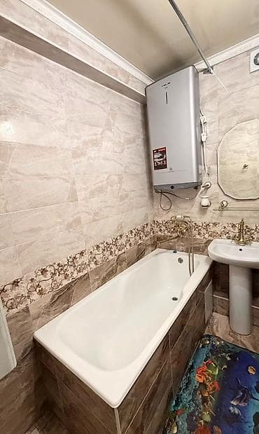 osh flat: 3 комнаты, Цум Агентство недвижимости, Без подселения, от 6 месяцев, С мебелью — 10
