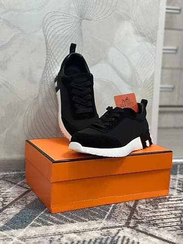 кожанные сандали: Кроссовки Hermes Paris, модель с контрастной рифлёной подошвой - — 4