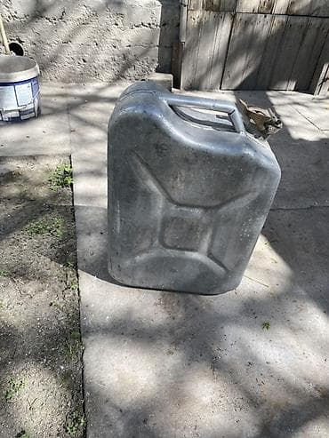 дешёвые вещи: Канистра 20 л, Самовывоз — 2