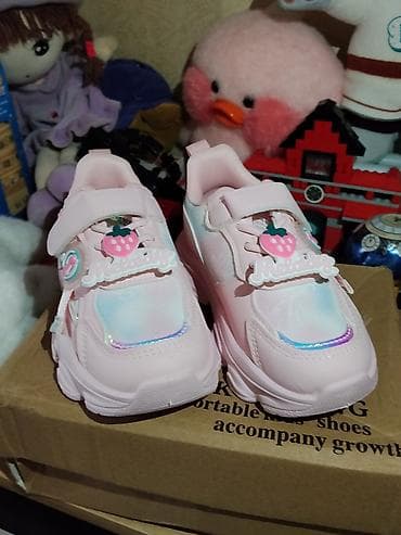 nike tech: Детские кроссовки для девочки, цвет нежно‑розовый. - Дизайн: яркие — 2