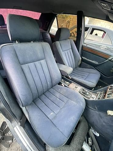 салон автомобиля: Продаю Комплект салона для автомобиля Mercedes-Benz W124 (седан) Очень — 2