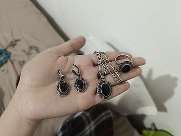 Личные вещи: Набор украшений серебро 925 пробы. Состав комплекта: - Серьги-подвески — 1