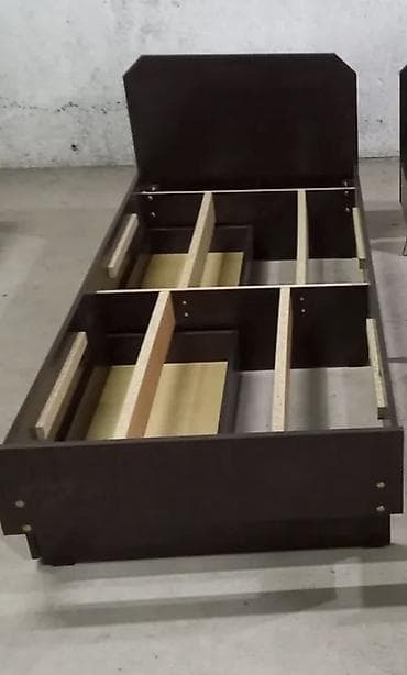 пенопласт ящик: Односпальная кровать, Б/у, С матрасом, длина - 2 см — 2