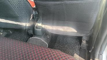 Toyota Ist: 2003 г., 1.3 л, Автомат, Бензин, Хэтчбэк — 8
