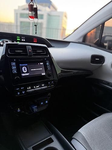 рф авто: Toyota Prius: 2019 г., 1.8 л, Автомат, Гибрид, Лифтбек — 7