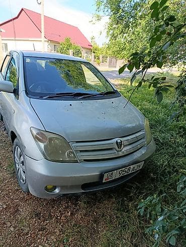 авто меняю на квартиру: Toyota Ist: 2003 г. — 1