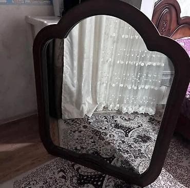 Спальный гарнитур в классическом стиле, цвет тёмный орех. Состав: -