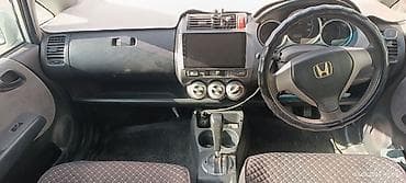 forester 2003: Honda Fit: 2003 г., 1.3 л, Вариатор, Хэтчбэк — 6
