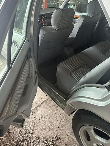 консоль 124: Mercedes-Benz W124: 1995 г., 2.2 л, Механика, Бензин, Седан — 7