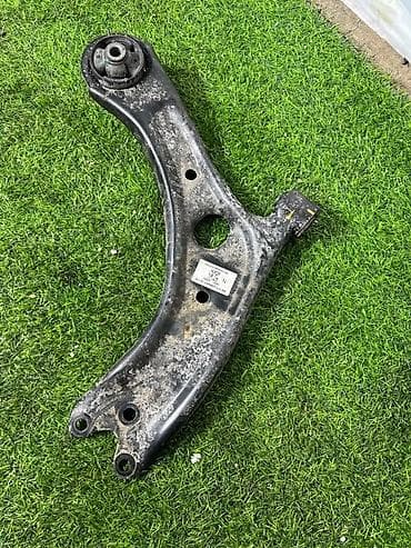 tucson: Передний правый рычаг Hyundai 2016 г., Оригинал — 1