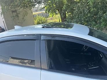 стоп 221: Toyota Corolla: 2018 г., 1.8 л, Автомат, Гибрид, Седан — 5