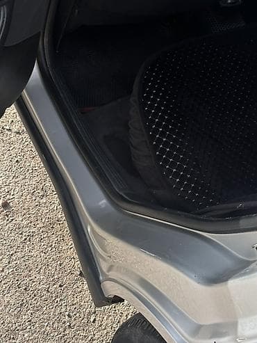 5 5 compressor: Ford Focus: 2001 г., 1.6 л, Автомат, Бензин, Хэтчбэк — 10