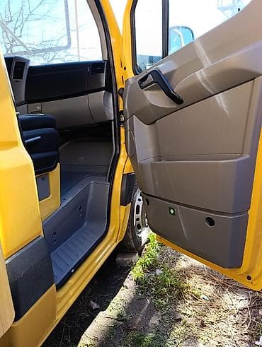 сд спринтер: Mercedes-Benz Sprinter фургон, изотермический кузов (желтый). Свеже — 7