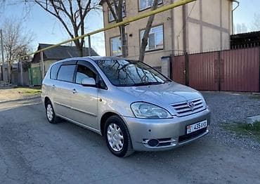 японский трактора: Toyota Ipsum: 2001 г., 2.4 л, Автомат, Бензин, Минивэн — 1