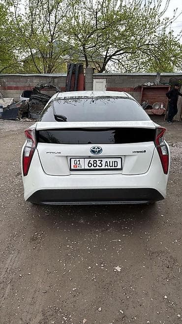 corolla 2016: Toyota Prius: 2016 г., 1.8 л, Гибрид, Хэтчбэк — 3