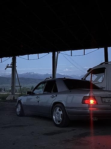 Продажа авто: Mercedes-Benz W124: 1993 г., 2.2 л, Механика, Бензин, Седан — 4