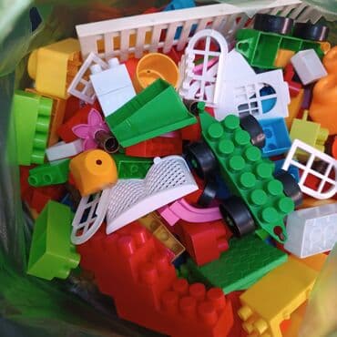 большое лего: Продаю 5 больших наборов крупных пластиковых строительных блоков — 3