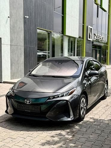 Унаа сатуу: Toyota Prius: 2016 г., 1.8 л, Вариатор, Гибрид, Лифтбек — 2